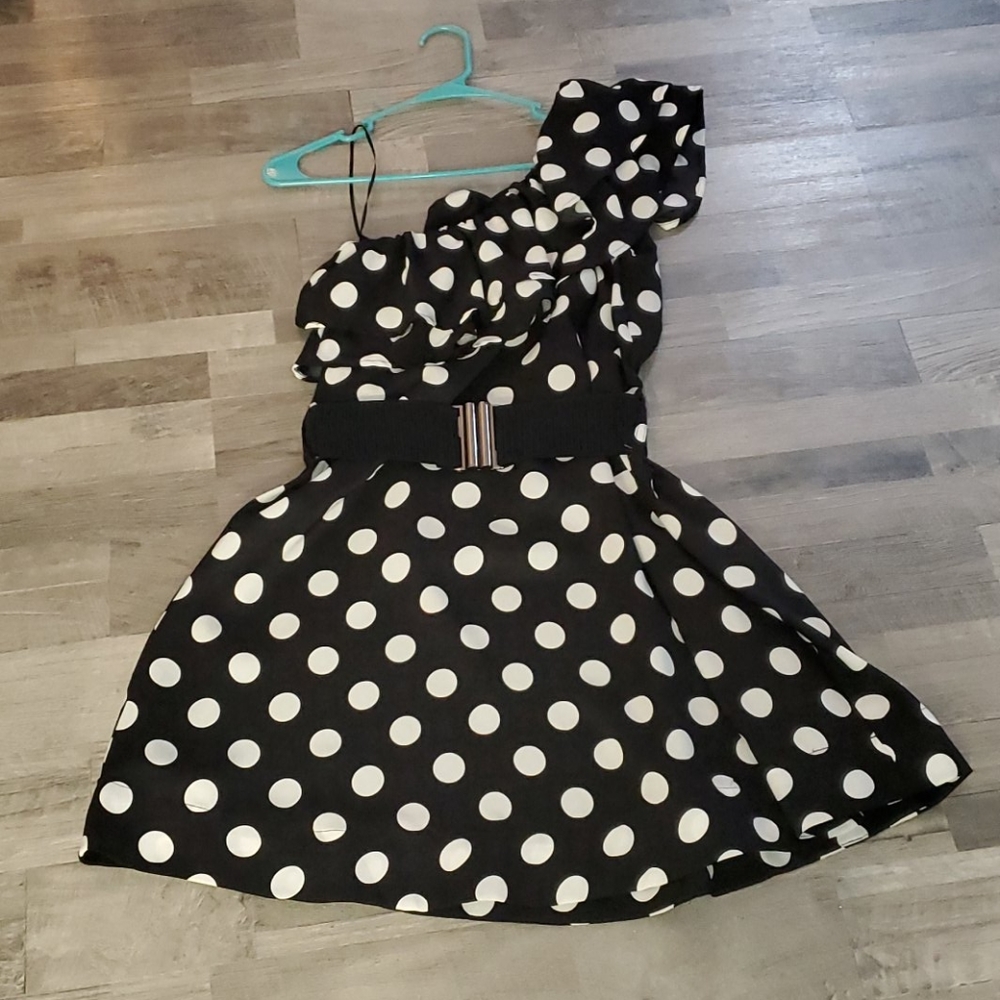 One shoulder polka dot dress